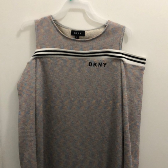 Cold shoulder dress - Picture 2 of 3